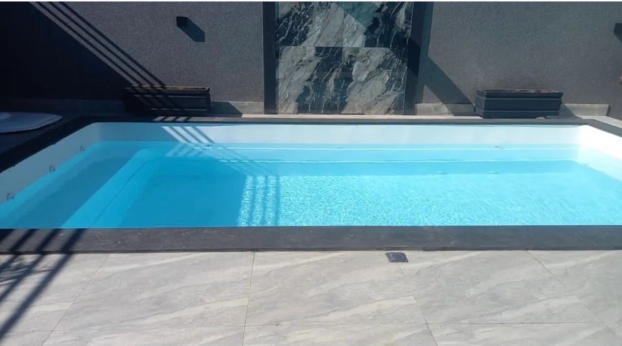 Piscina de fibra com sistema de aquecimento solar / 6 metros 