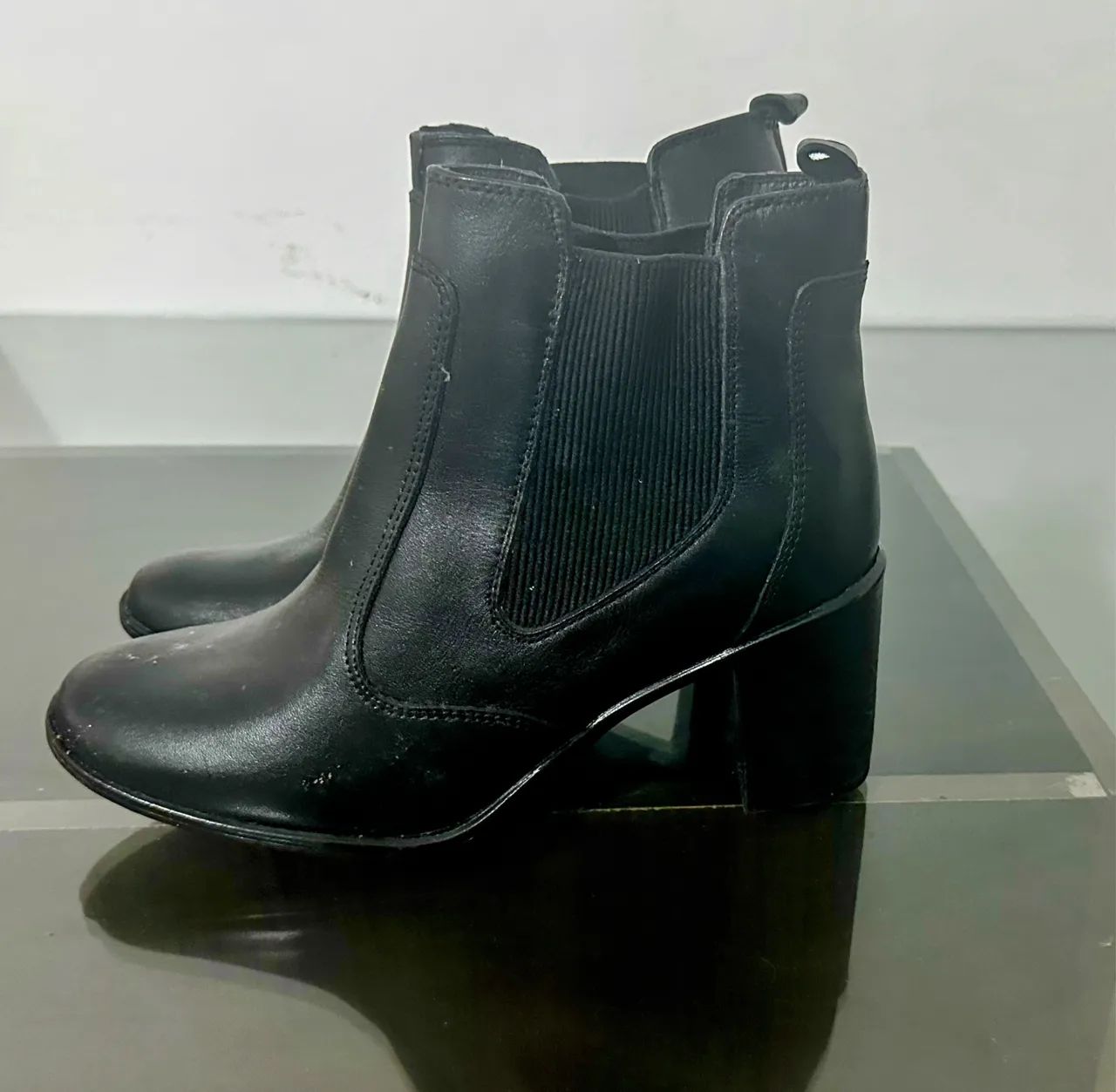 Bota de couro legítimo 