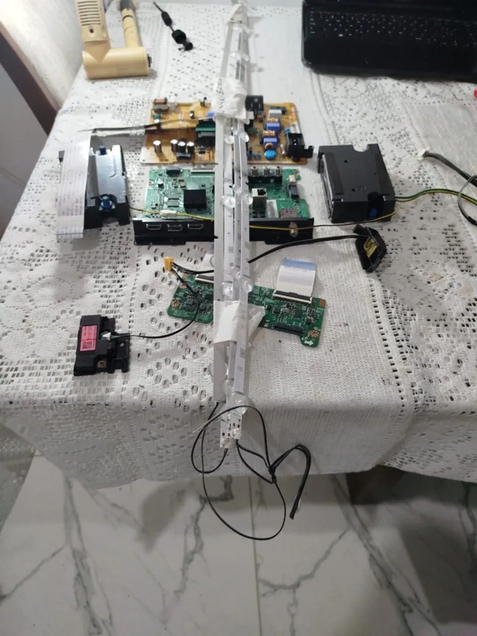 Vendo essas peças da TV Samsung de 48 Polegadas - Foto 4