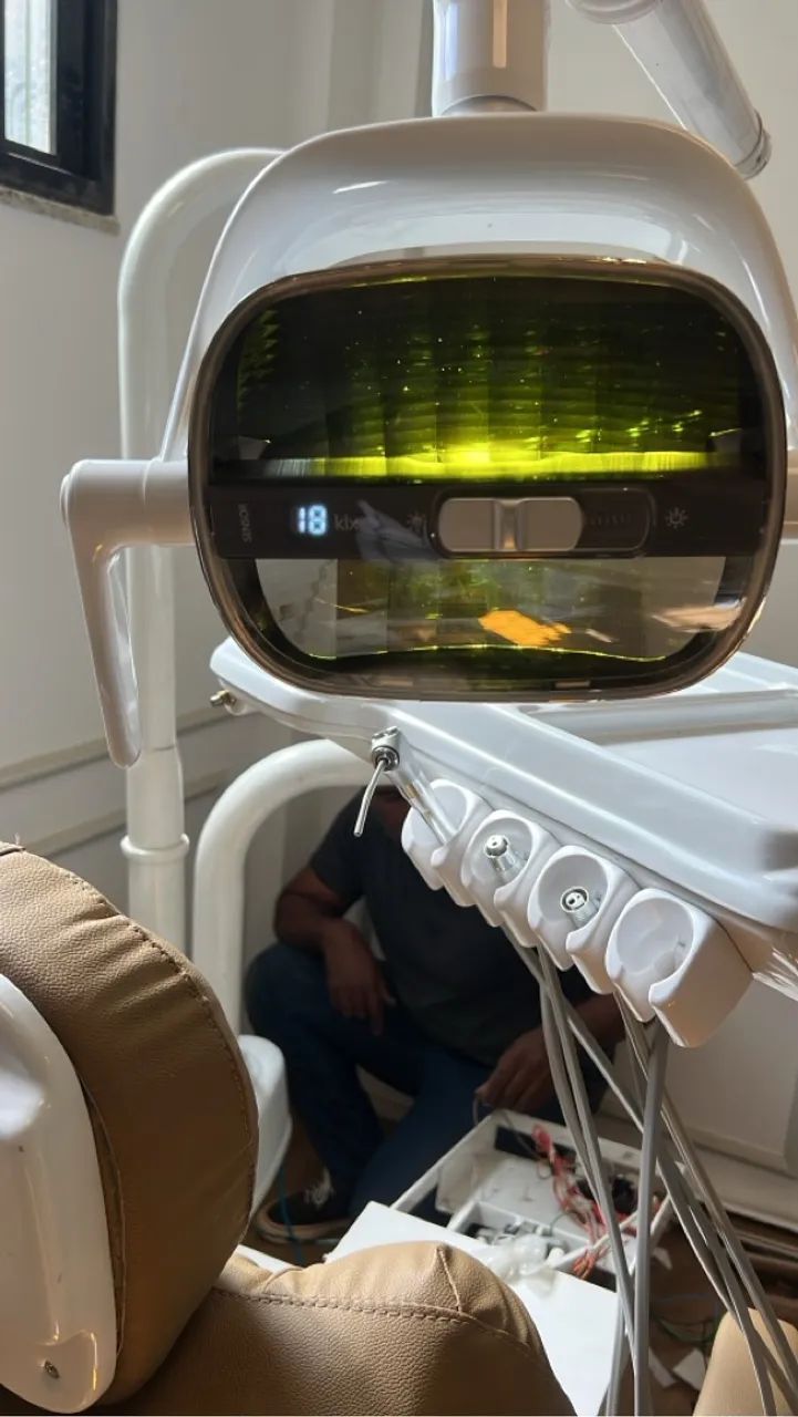 Cadeira Odontológica Estofada e Higienizada - Foto 3