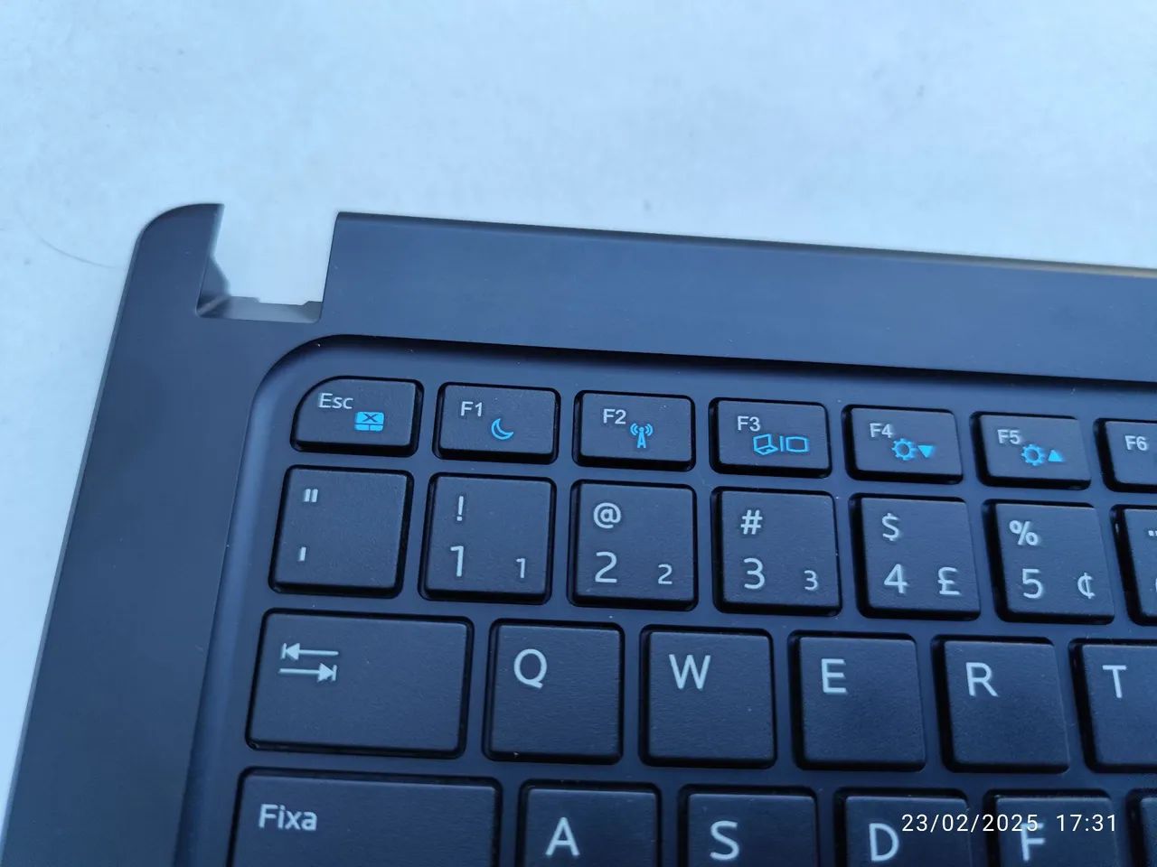 Carcaça do teclado Palm Rest Dell Vostro 5470 - Foto 3