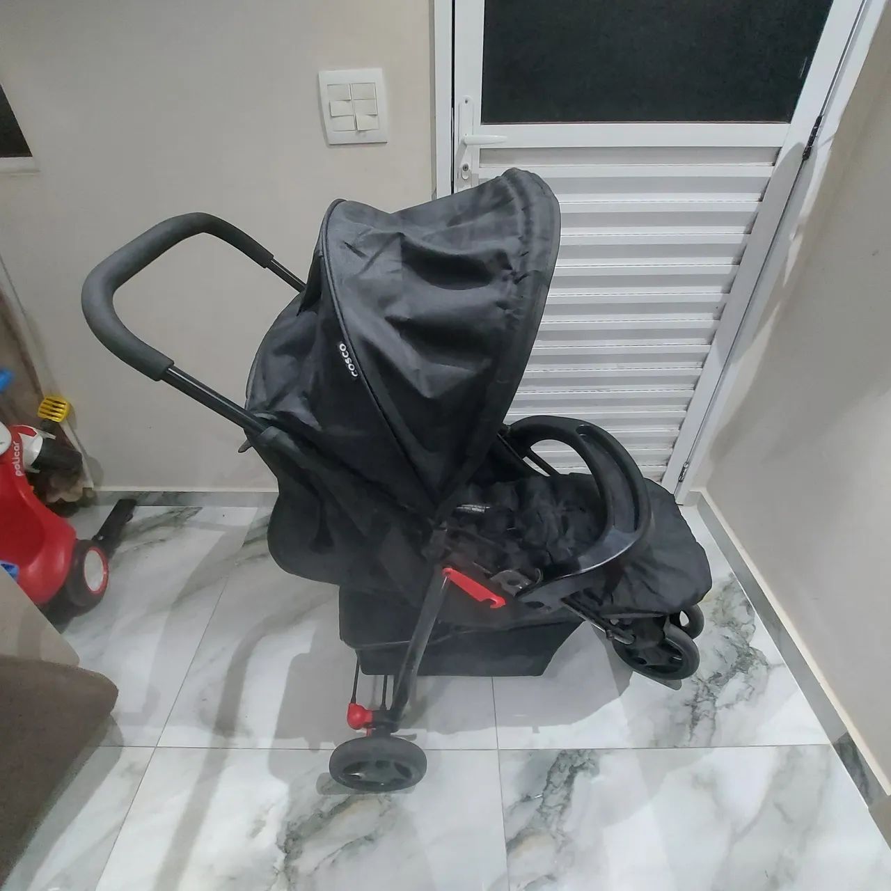 Carrinho de Bebê Cosco Kids Toffy 3 Rodas 0 a 15kg - Foto 2