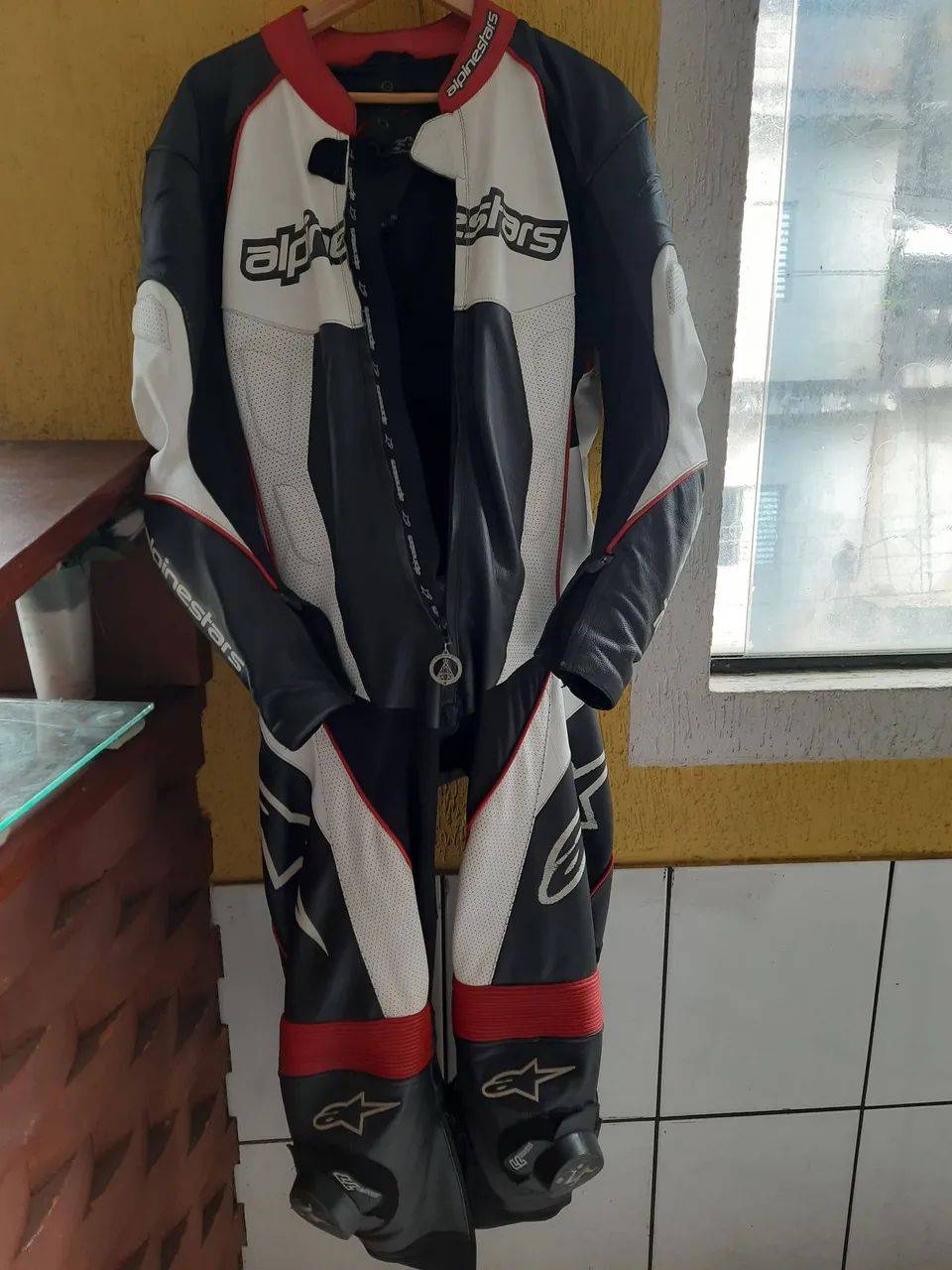 Macacão Dainese e Alpinestars - Foto 2