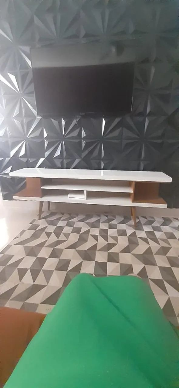 Rack de TV  com pouco tempo de uso