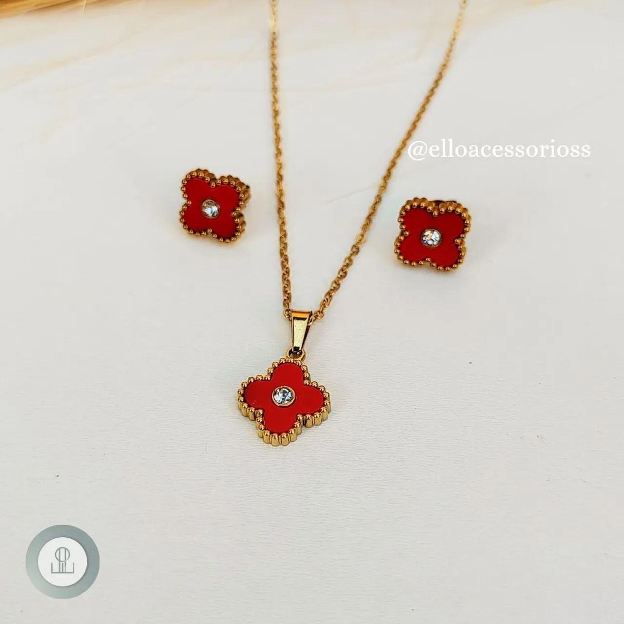 Conjunto Trevo Vermelho colar e brinco  - Foto 2