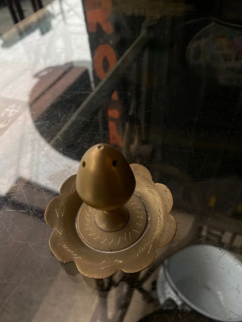 Pequeno incensário em bronze.  - Foto 5