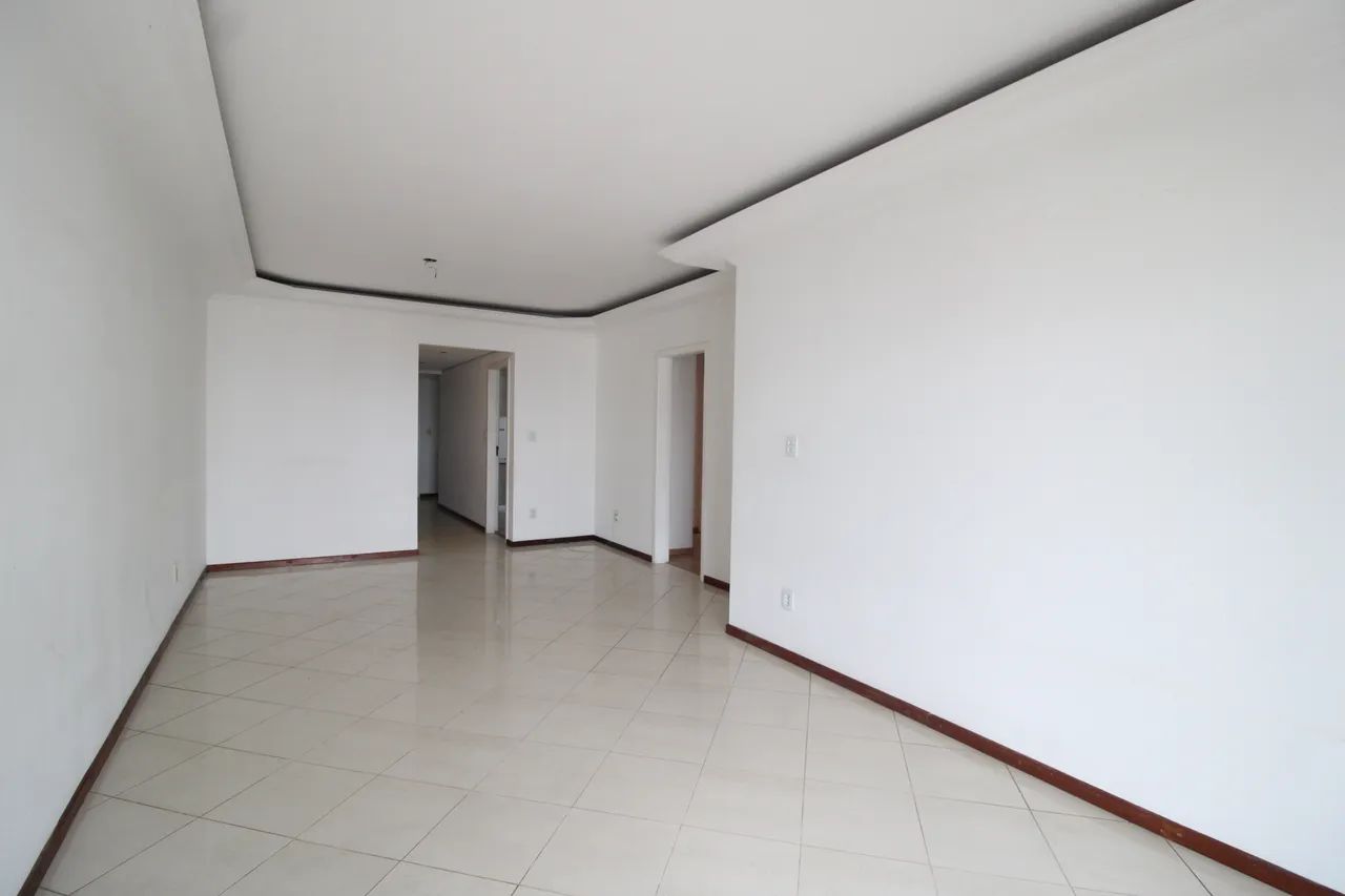 Comodoro  Venda · 3 dormitórios