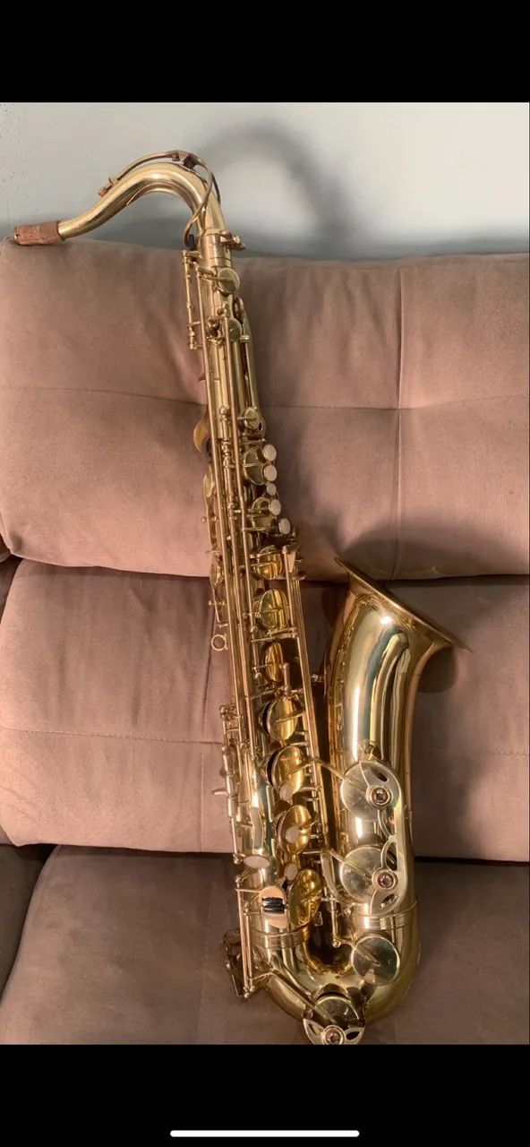 Sax tenor Winner dourado 