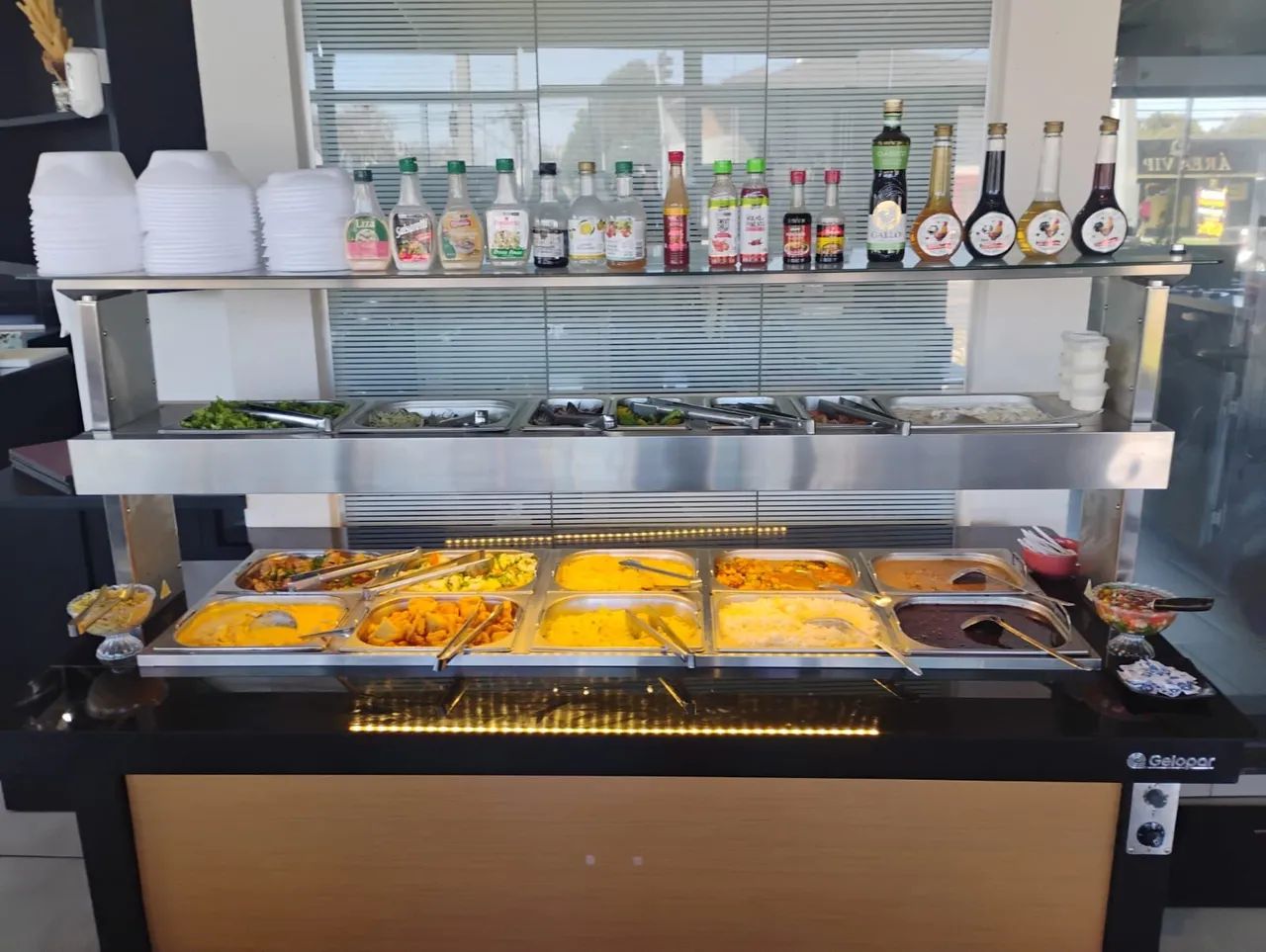 Lindo buffet e balcão refrigerado  - Foto 5
