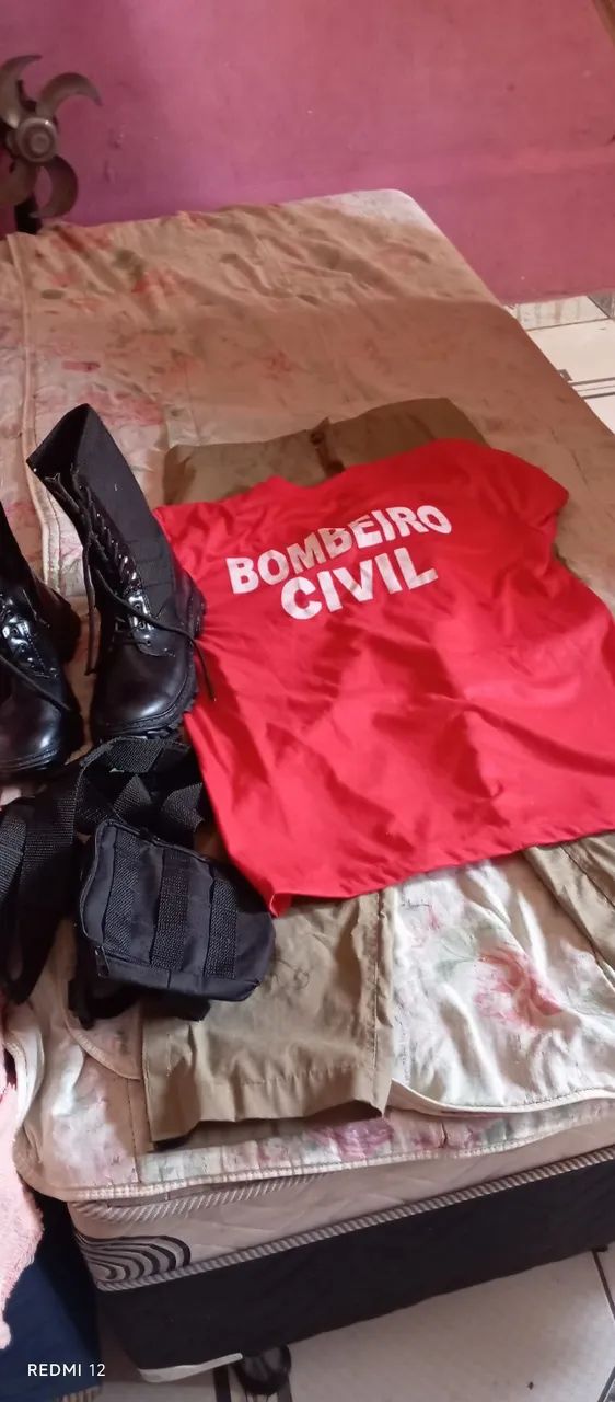 Vendo farda de bombeiro muito nova 