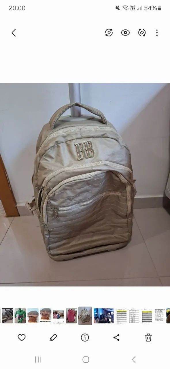 Mochila Rebeca bombom.  Dourada 