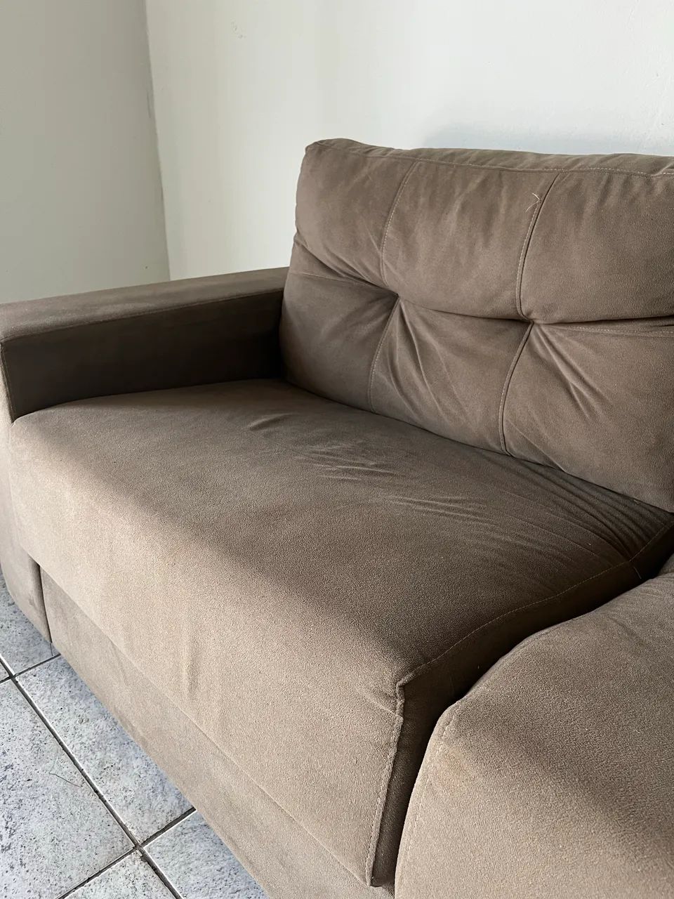Sofá 2 lugares em suede 