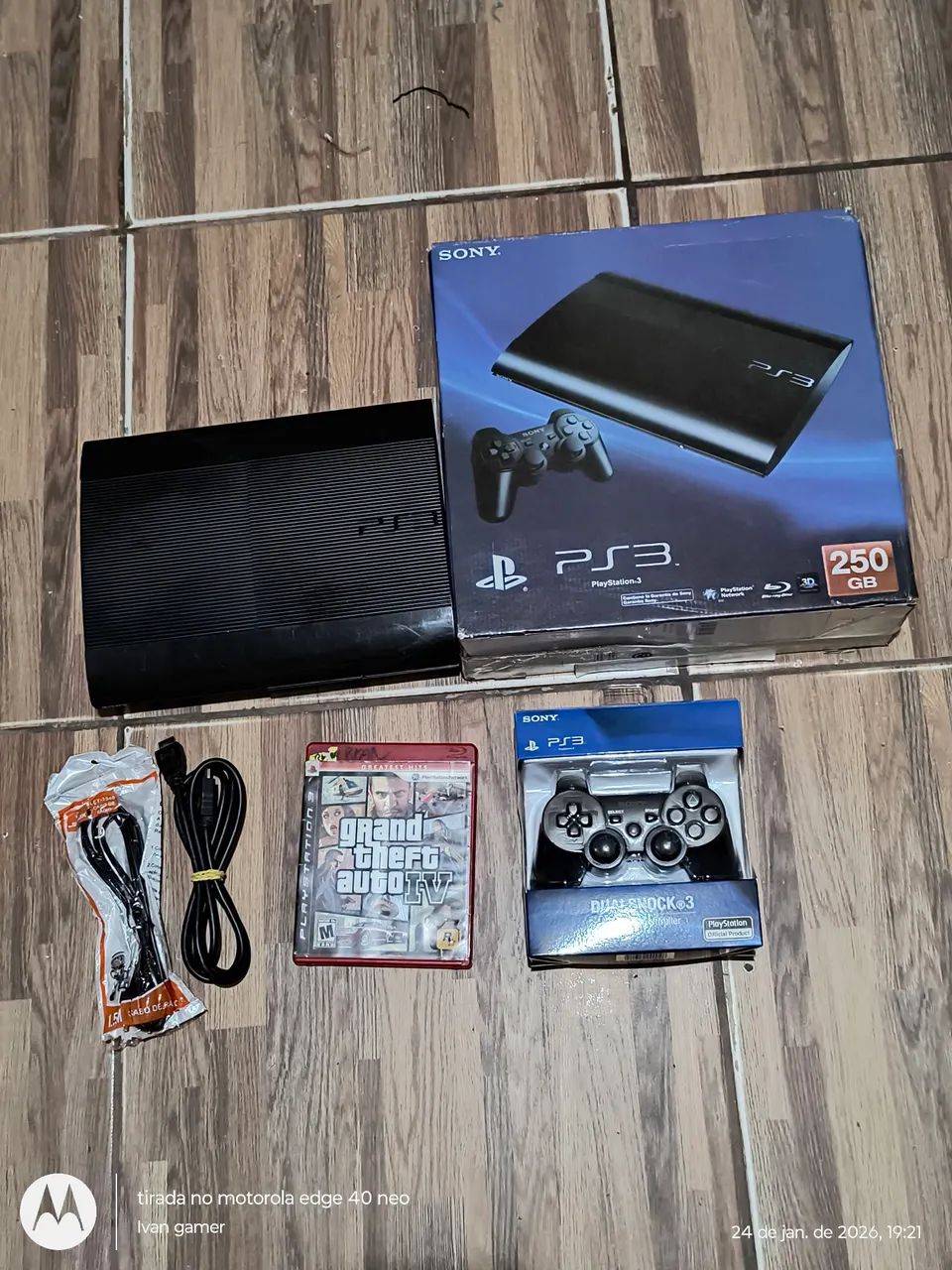 PS3 super slim na caixa 