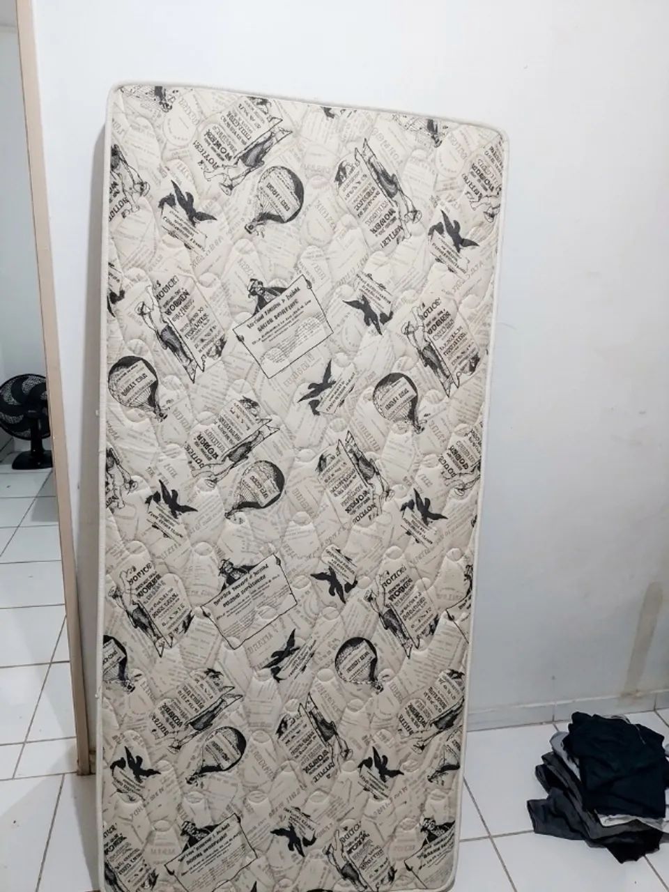 Vende-se colchão de solteiro