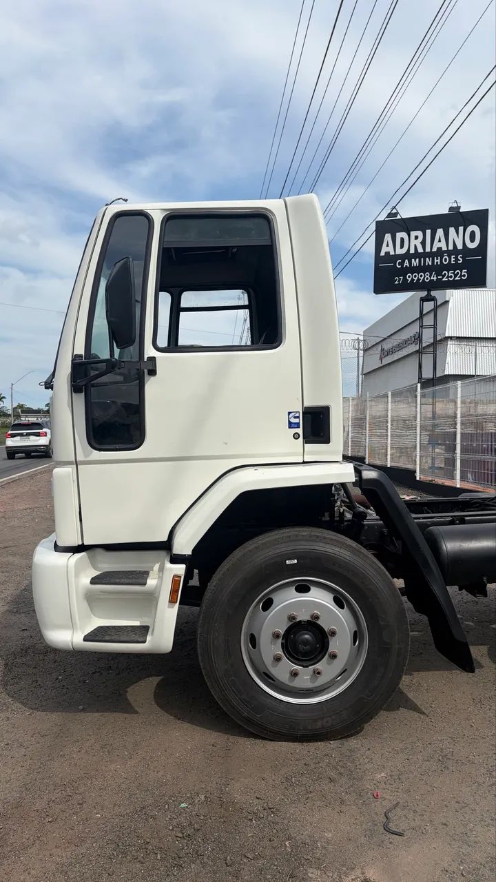 Ford Cargo 1317 Modelo 2009  - Foto 5