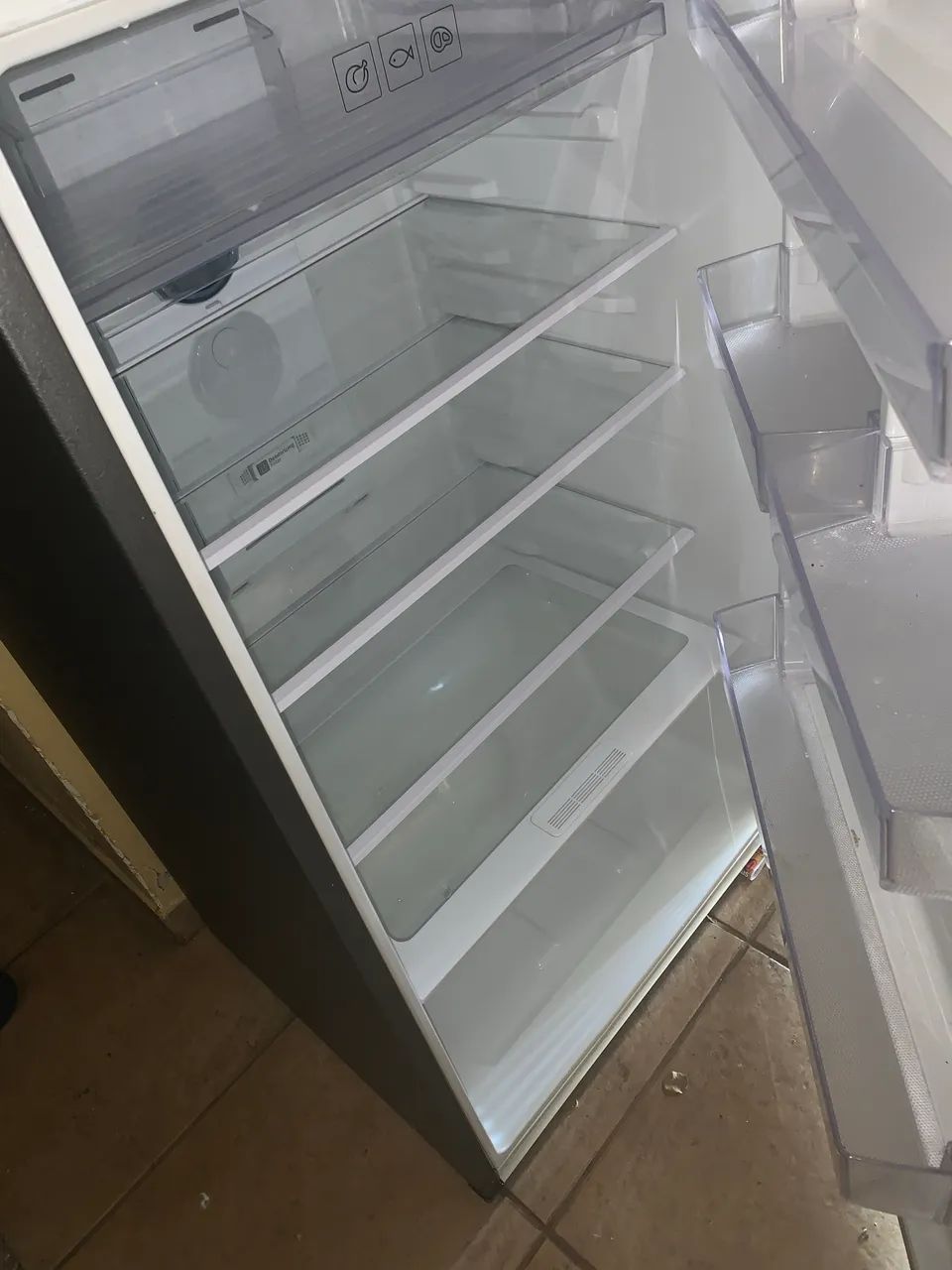 Geladeira com defeito 