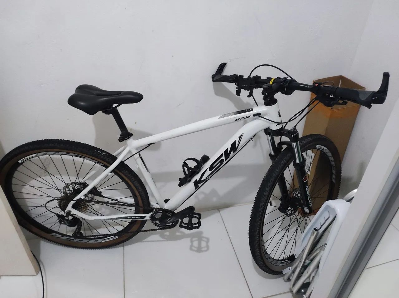 Vendo bike aro 29, quadro 19" - Foto 4