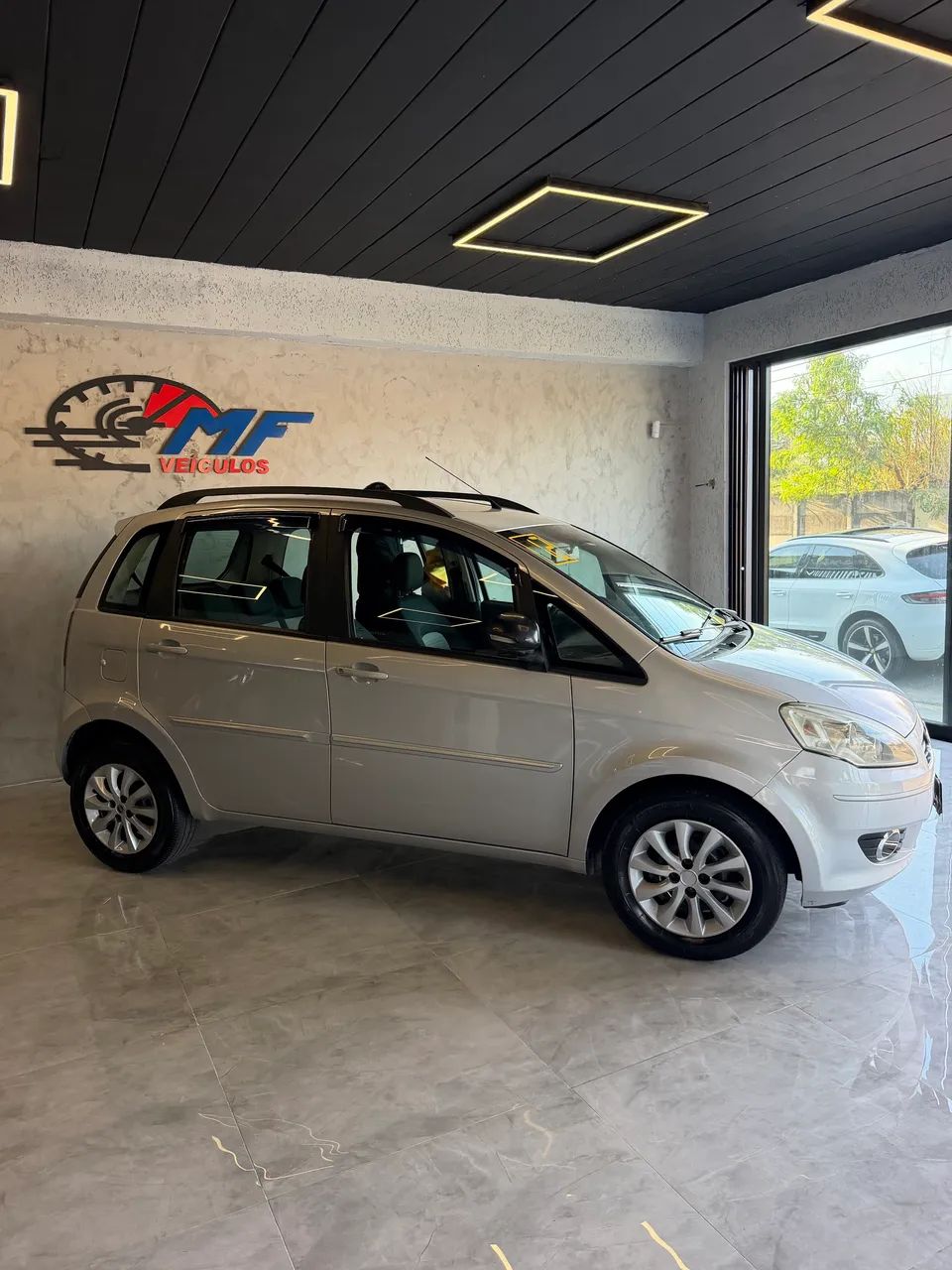 Fiat Idea Attractive 1.4 Fire Flex 8V 5P 2012 - Foto 2