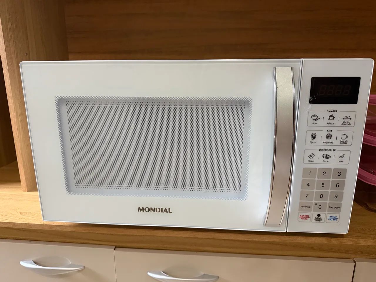 micro-ondas Mondial branco