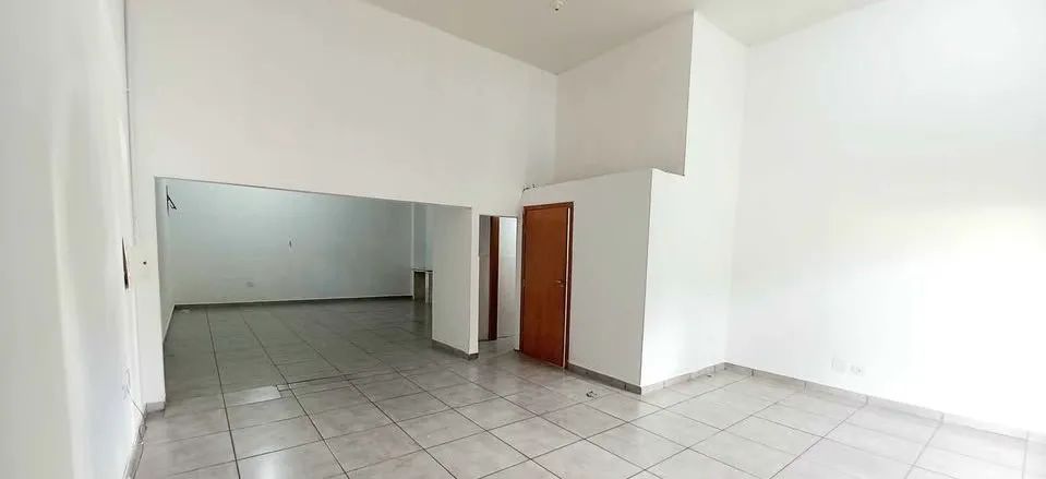 Conjunto Comercial com 100 m² na Zona 07 - Maringá/PR