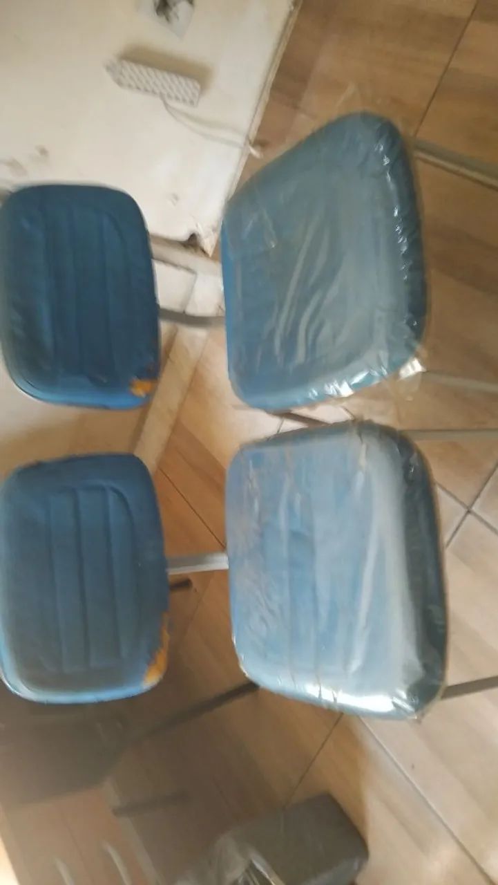 Longarina de 3 lugare,cor azul no estado . - Foto 2