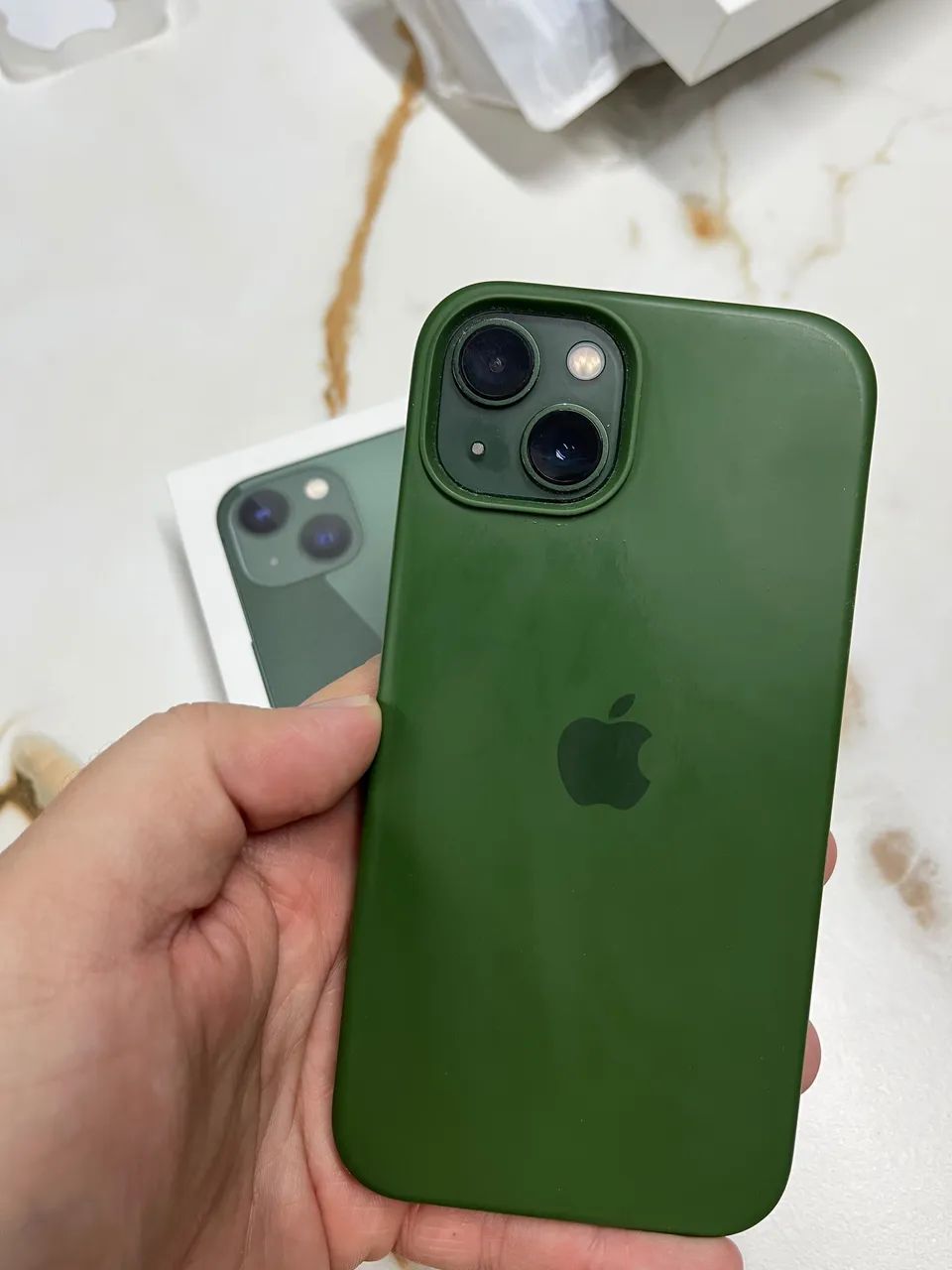 iPhone 13 com caixa