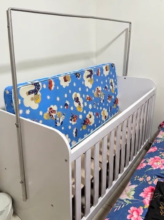 Berço com colchão 