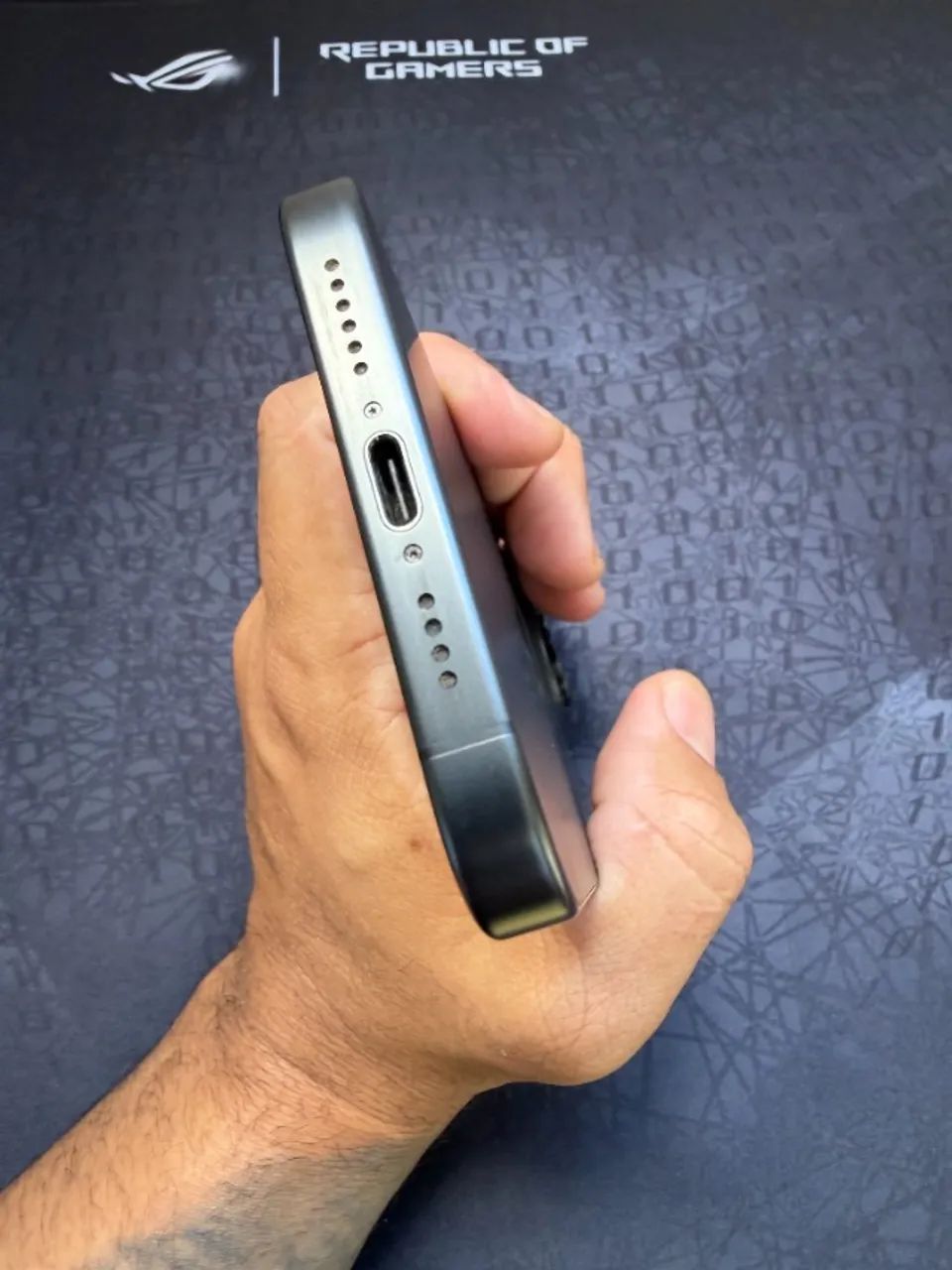 iPhone 15 Pro Max 512 GB - Titânio Preto - Foto 4
