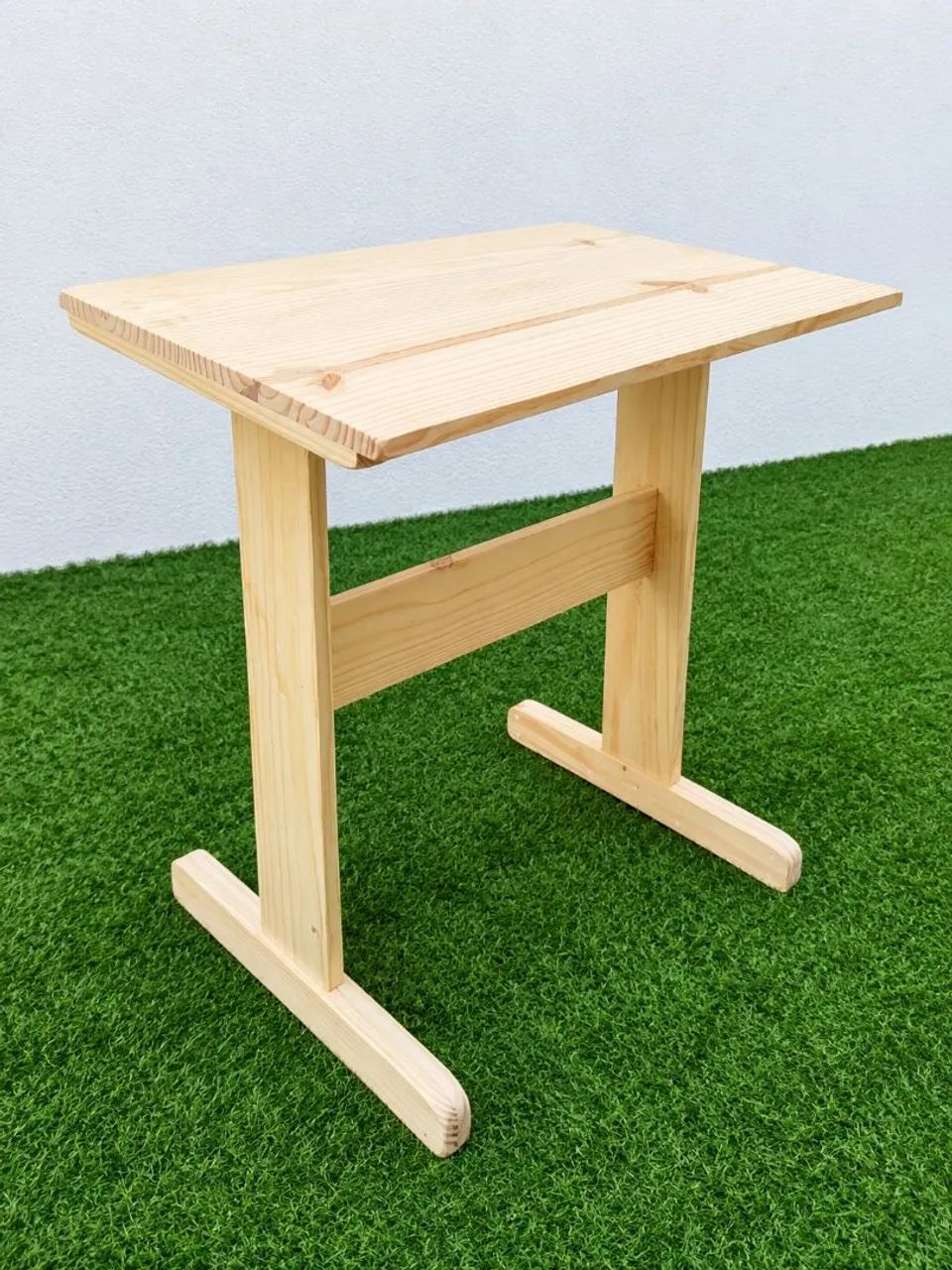 MESA DE PINUS  COMPACTA E SIMPLES
