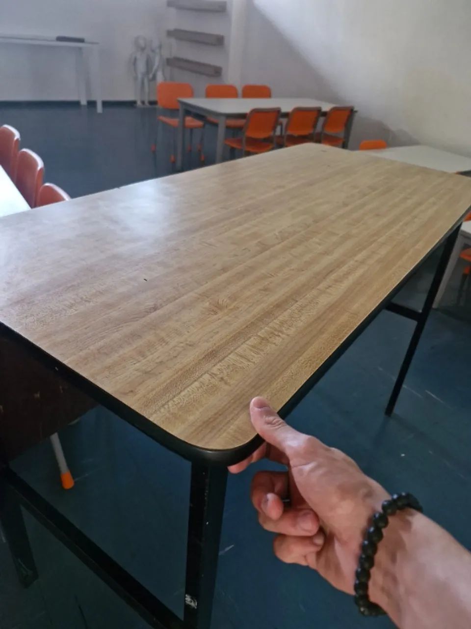 Mesa Bancada Alta Multiuso com Estrutura de Ferro e tampo de Madeira - Foto 4
