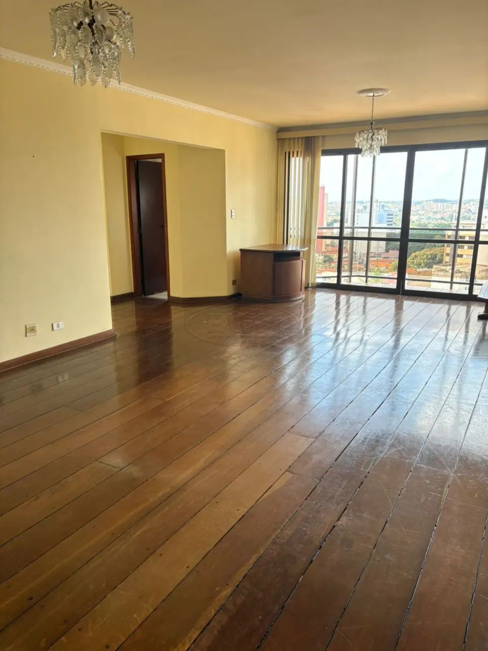 Apartamento Amplo com 181 m² na Região Central de Sorocaba.