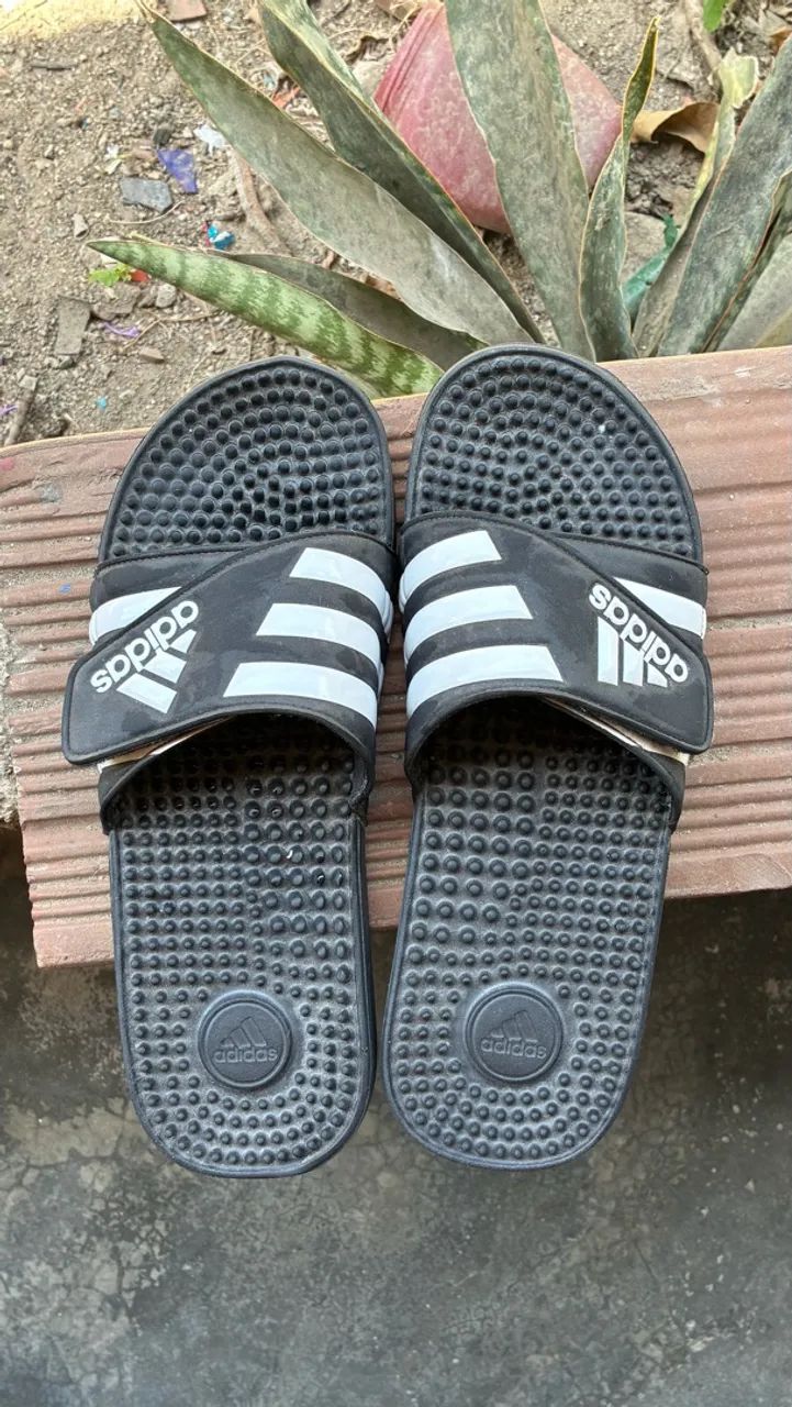 chinelo adidas bem conservado 