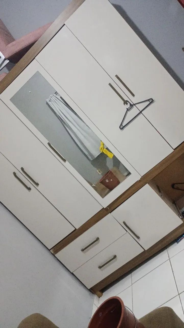 Guarda roupa 5 portas e espelho 