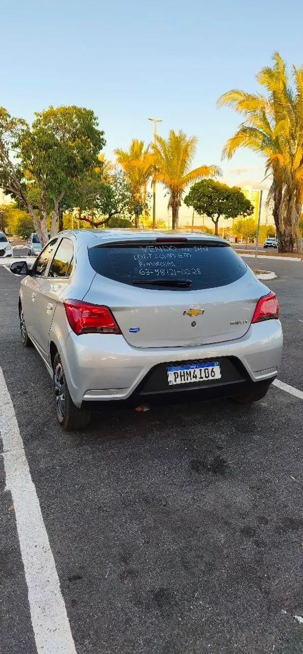 Chevrolet Onix Hatch LT 1.0 8V Flex Mec. 4P 2017 - Foto 2