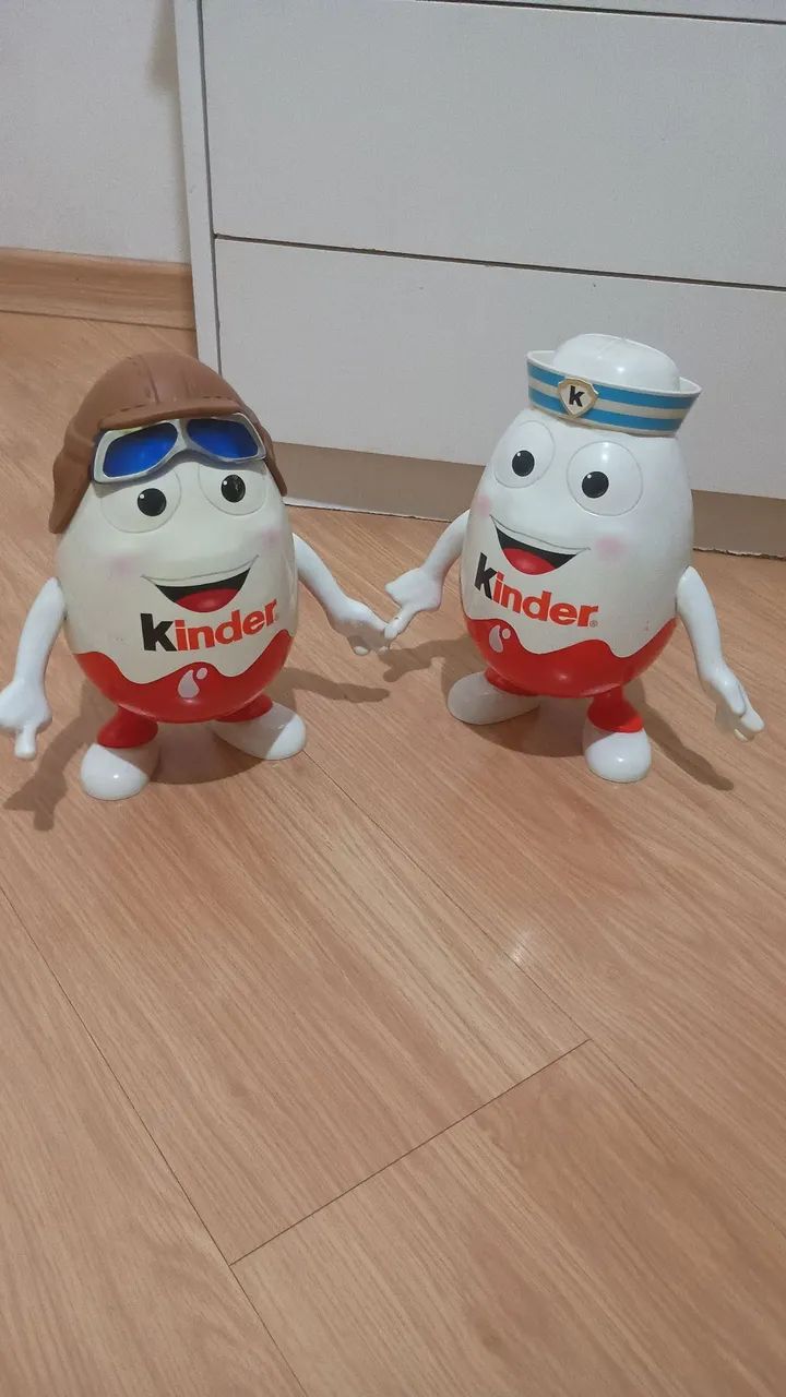 Bonecos Kinder ovo com espaço oco pra guardar coisas 