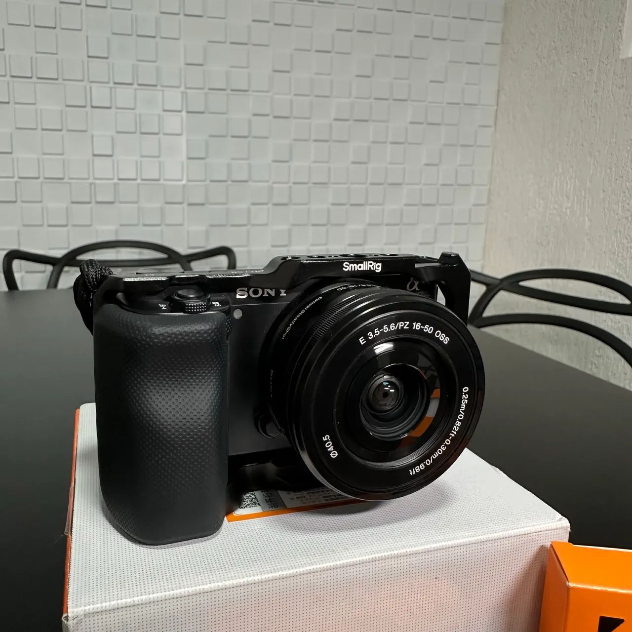 Câmera Sony ZV-E10 com Acessórios - Foto 2