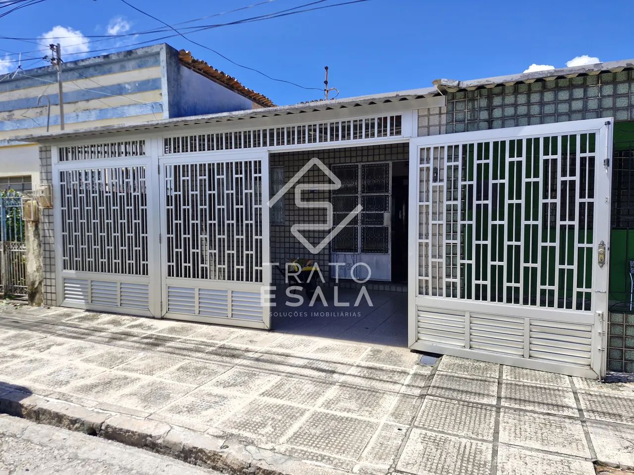 Casa mobiliada, 4 dormitórios, ótima próxima a orla da Pajuçara