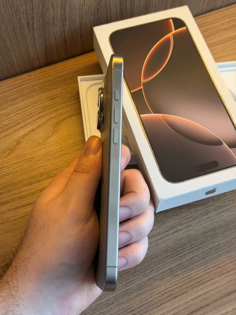 iPhone 16 Pro Max 512gb - Titanium  - Foto 4