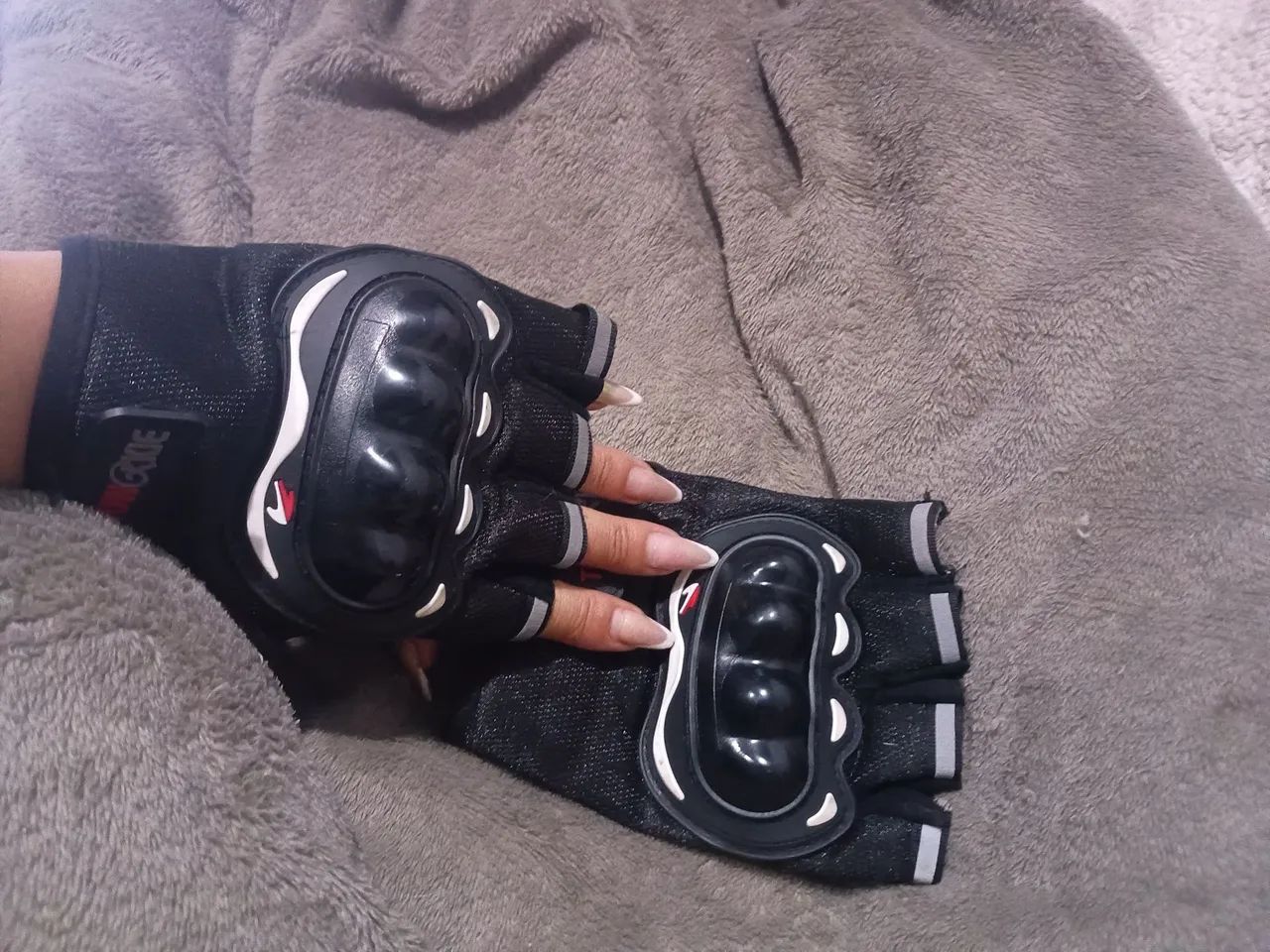 Luva meio dedo esportiva  - Foto 2