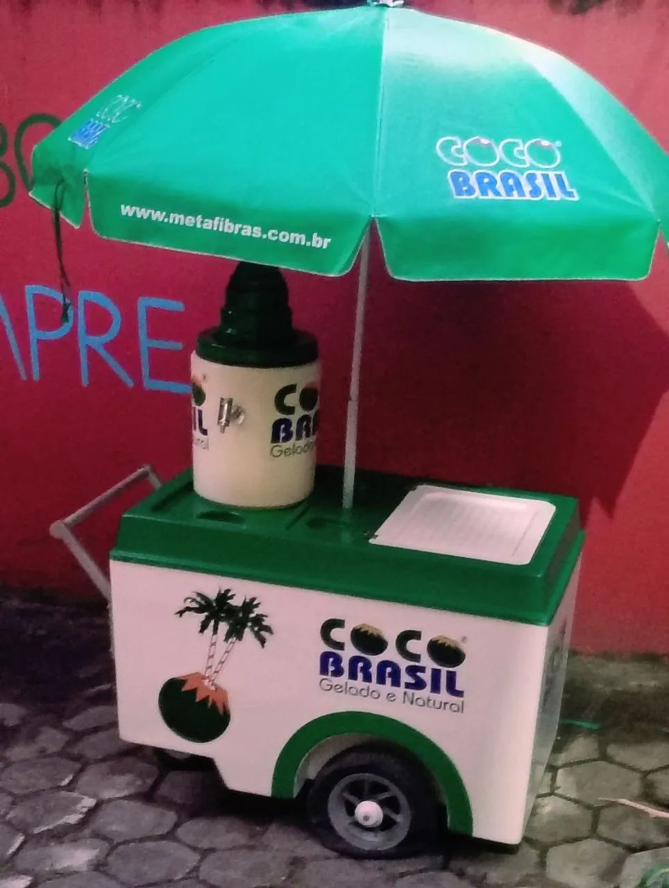 Vende-se carrinho de água de côco 
