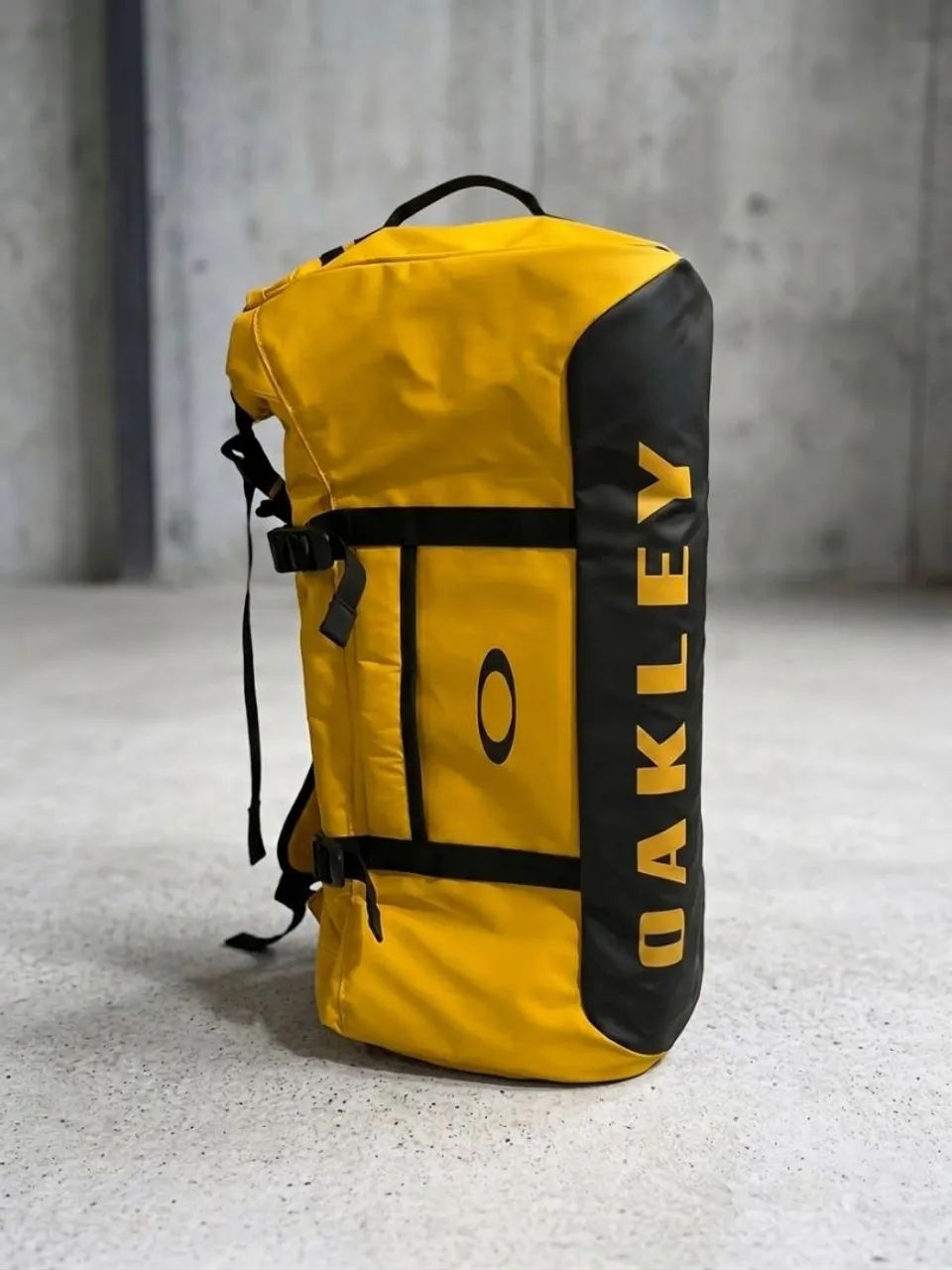 Mochila Oakley Road Trip 50L - Foto 2