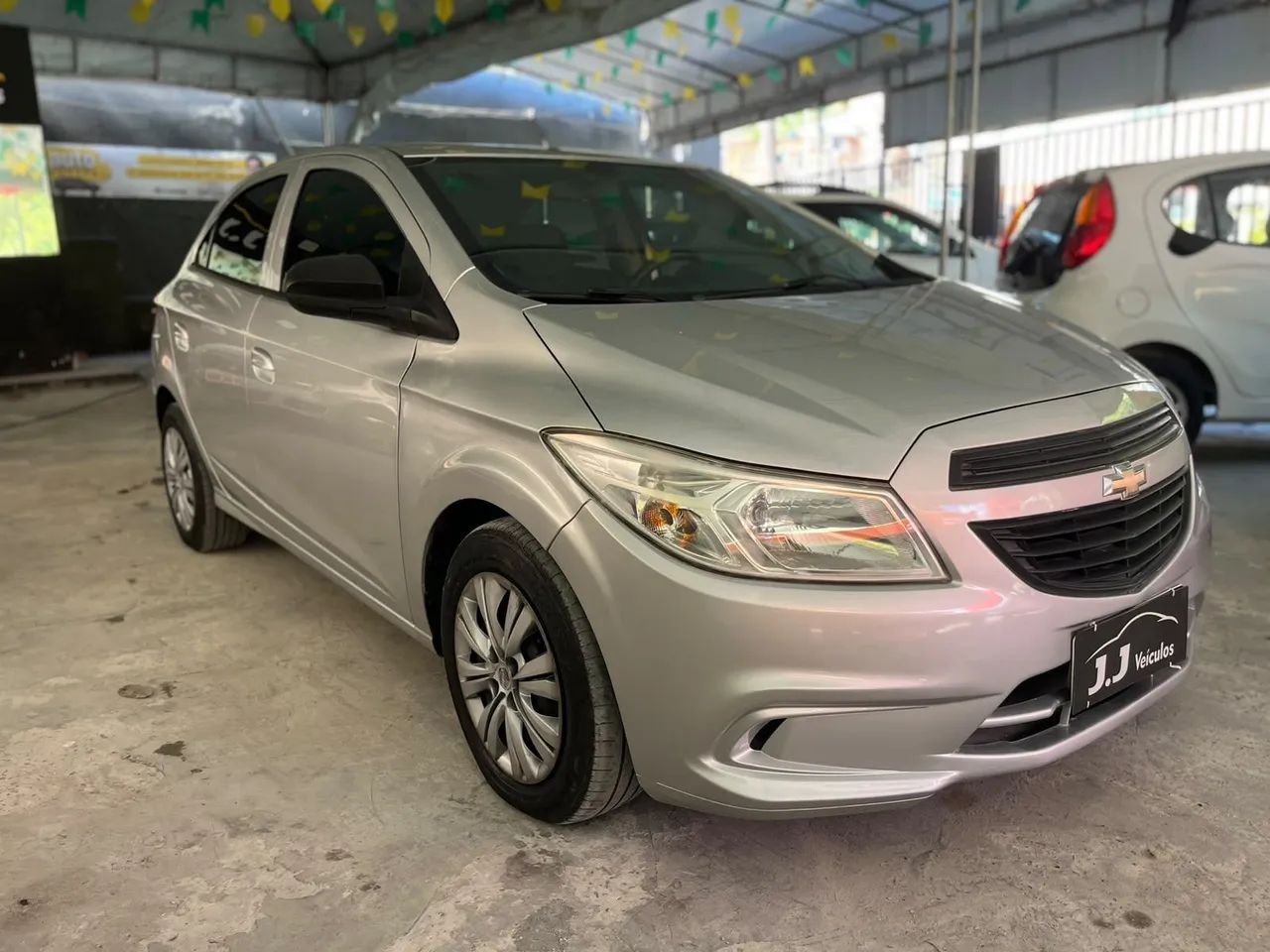 Chevrolet Onix ONIX HATCH Joy 1.0 8V Flex 5p Mec. 2017