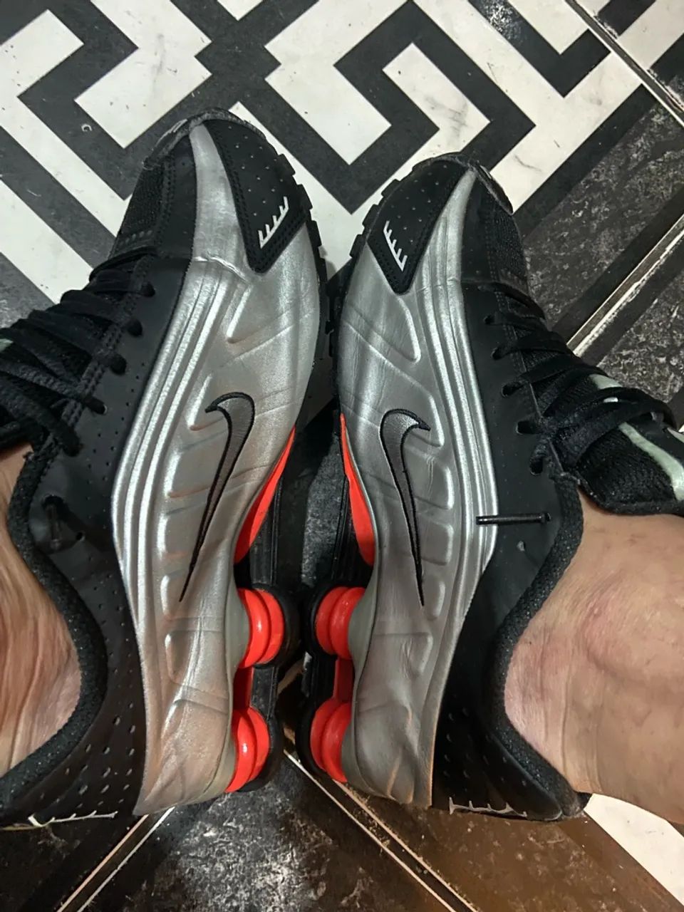 Tênis Nike shox R4 - Foto 4