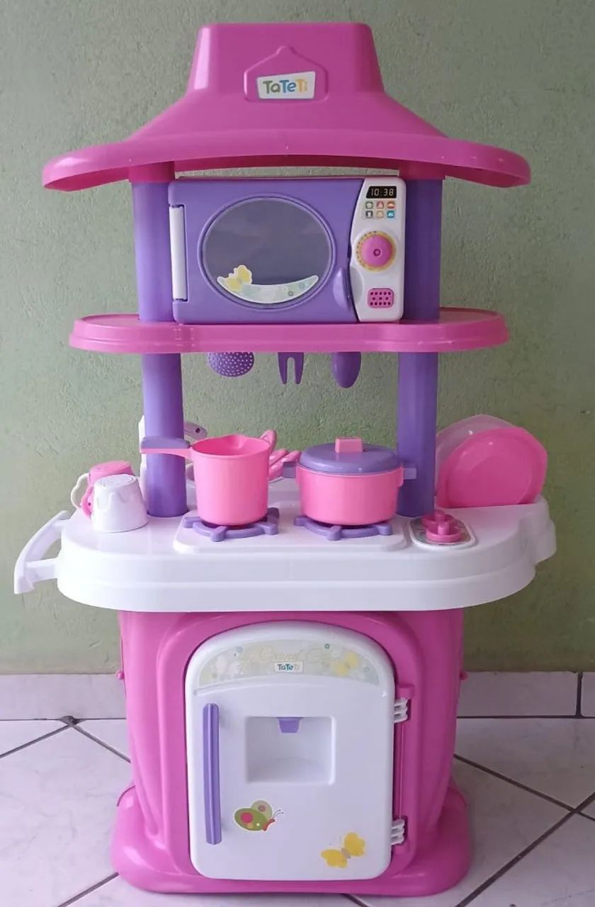 Vende-se uma cozinha com acessórios de brinquedo. - Foto 2