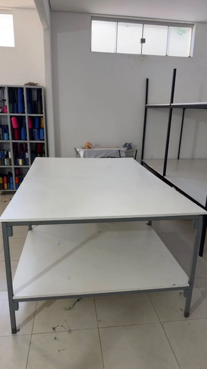Mesa de corte desmontável 220 de comprimento e 145 largura