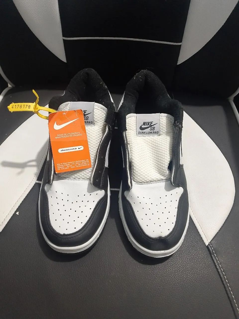 Tenis nike air preto e branco com lacre, nunca usado numero 39