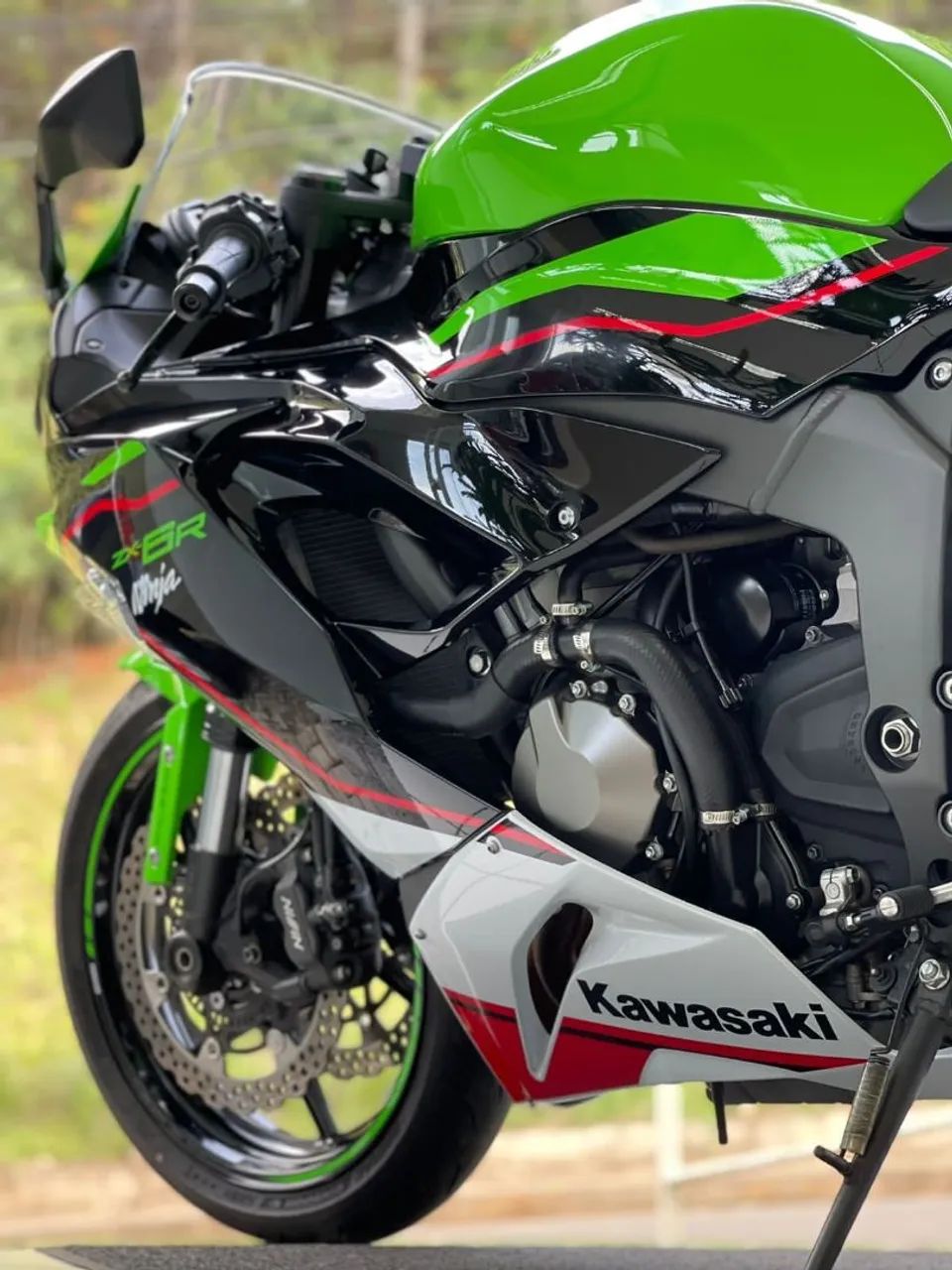 6人がけ　
白い机　※お値段交渉OKです！ Kawasaki Zx-6r 636cc 2025 - 1492641825 | OLX