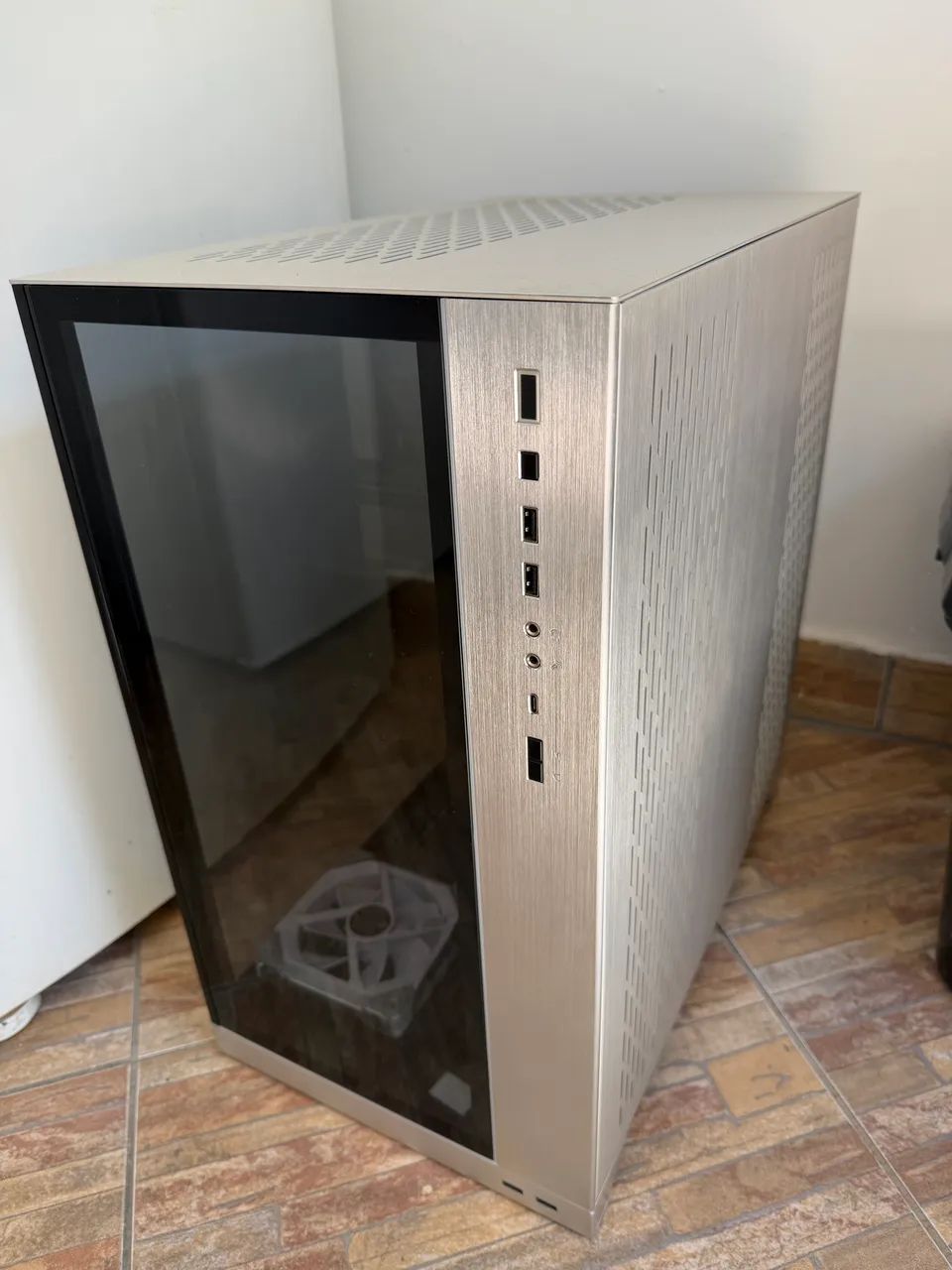 Gabinete lian li  - Foto 2