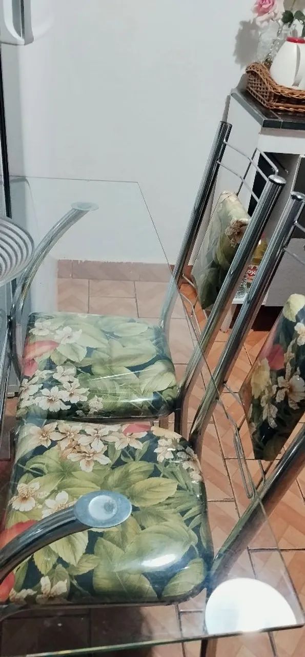 Mesa 6 cadeiras tampo de vidro - Foto 4