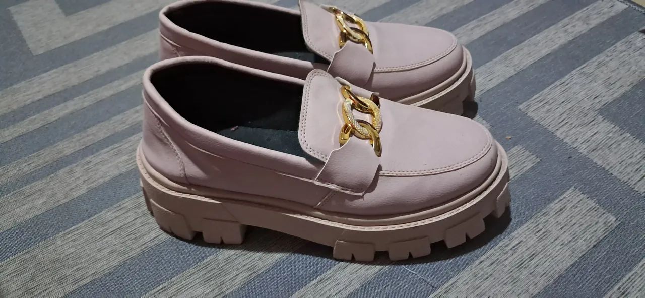 Sapato rosa mocassim tratorado com corrente - Foto 2
